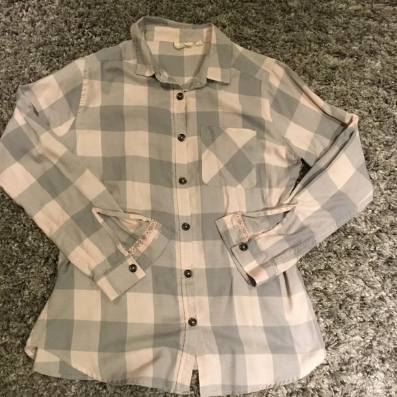 Harlow Plaid Button Up - Picture 2 of 4